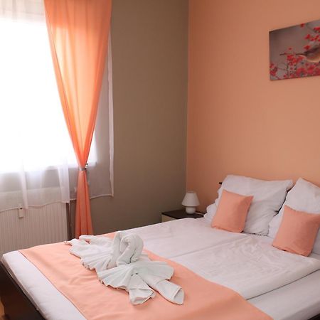 Sun Apartments Subotica Luaran gambar