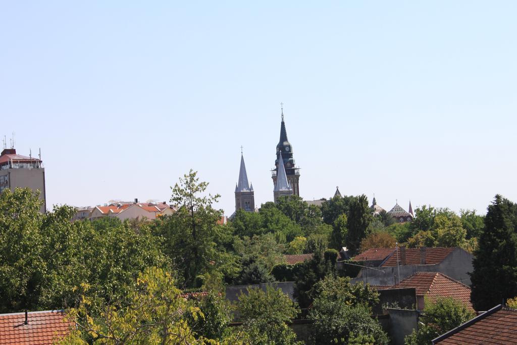Sun Apartments Subotica Luaran gambar