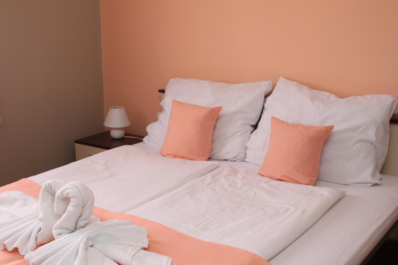 Sun Apartments Subotica Luaran gambar