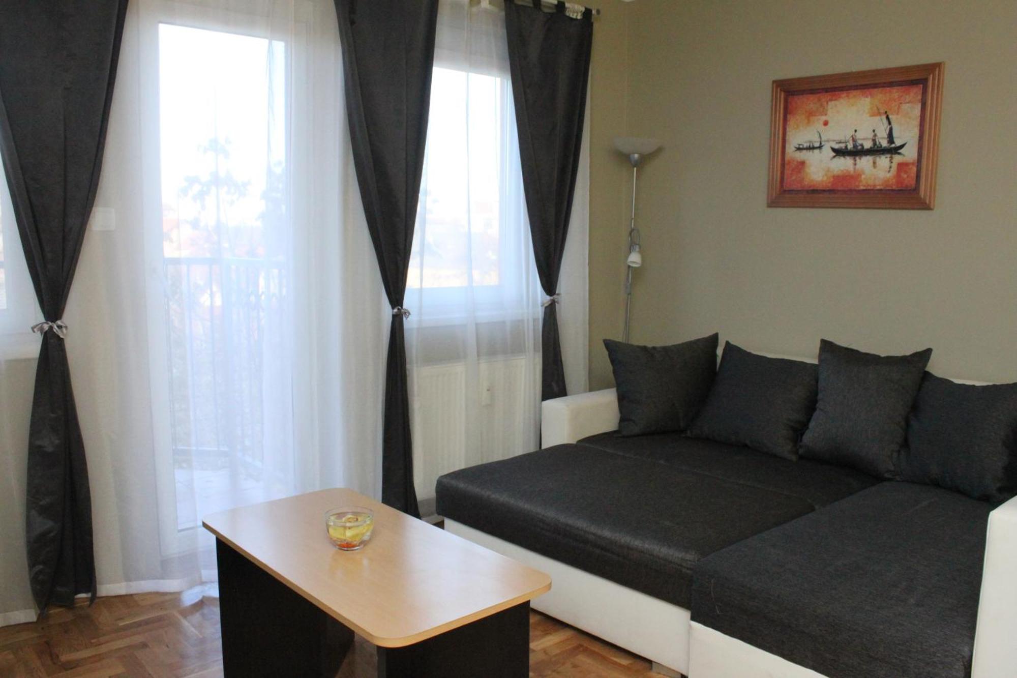 Sun Apartments Subotica Luaran gambar
